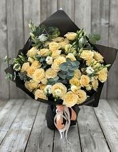 Букет цветов из:  Розы и Лизиантусы в Майкопе