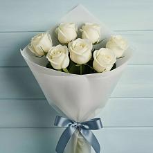 Букет 7 Белых роз Эдлесс Лав в Майкопе