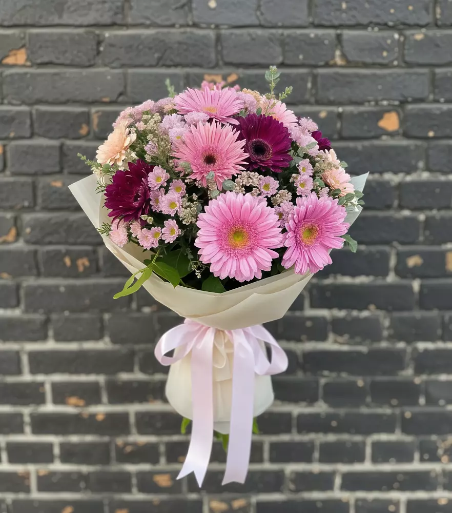 Букет цветов из: Герберы и Хризантемы в Майкопе