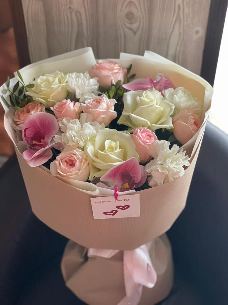 Букет цветов из: Орхидеи, Розы и Гвоздики в Майкопе