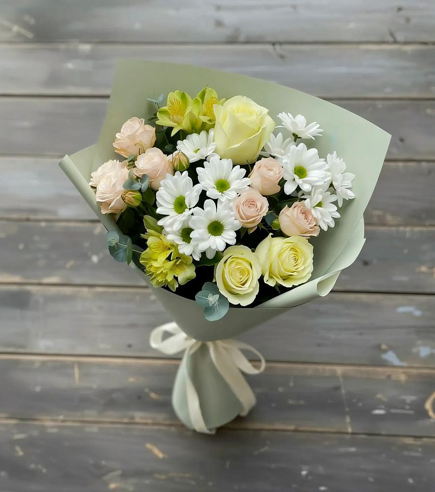 Букет цветов из: Альстромерии, Розы и Хризантемы в Майкопе