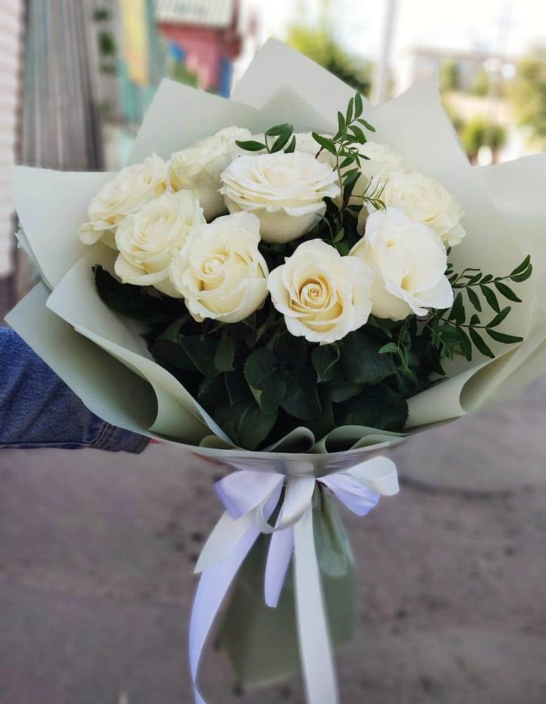 Букет Белые розы Проуд в Майкопе