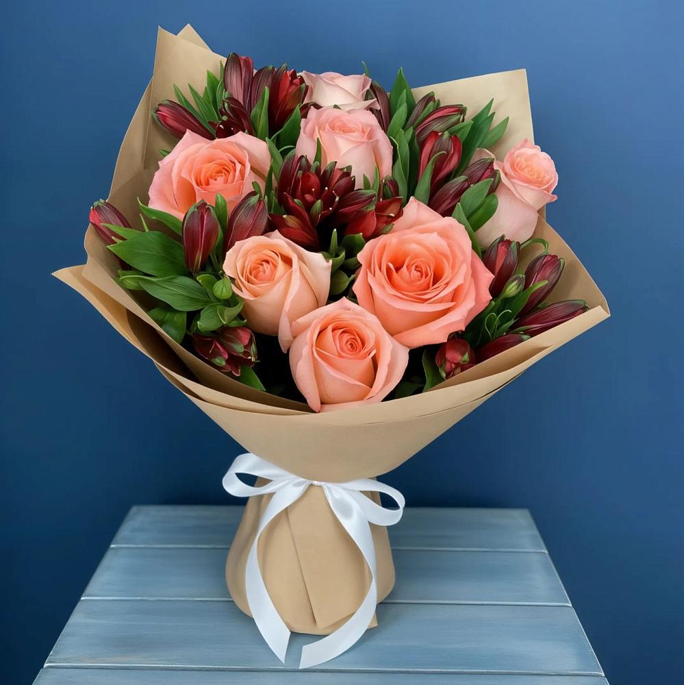 Букет цветов из: Розы и Альстромерии в Майкопе