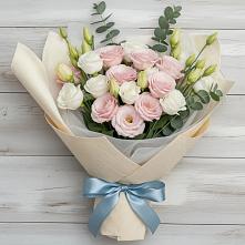 Букет цветов из:  Лизиантусы в Майкопе