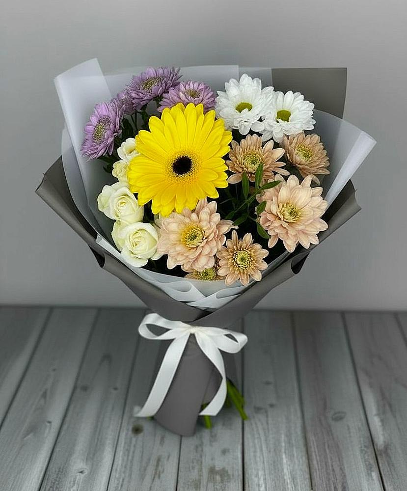 Букет цветов из: Розы, Герберы и Хризантемы в Майкопе