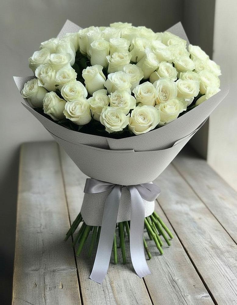 Букет 35 Белых роз в Майкопе