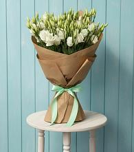 Букет цветов из:  Лизиантусы в Майкопе