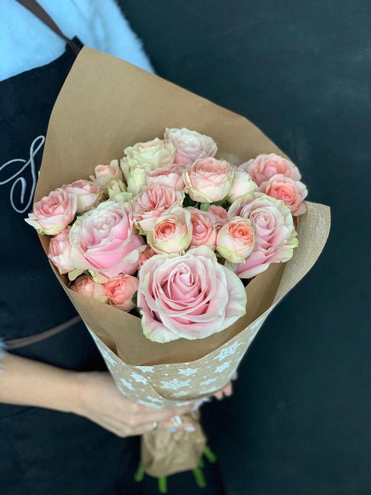 Букет цветов из: Хризантемы и Розы в Майкопе