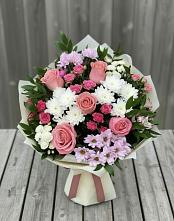 Букет цветов из:  Альстромерии, Гвоздики, Розы и Хризантемы в Майкопе