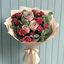 Букет цветов из:  Гвоздики и Розы в Майкопе